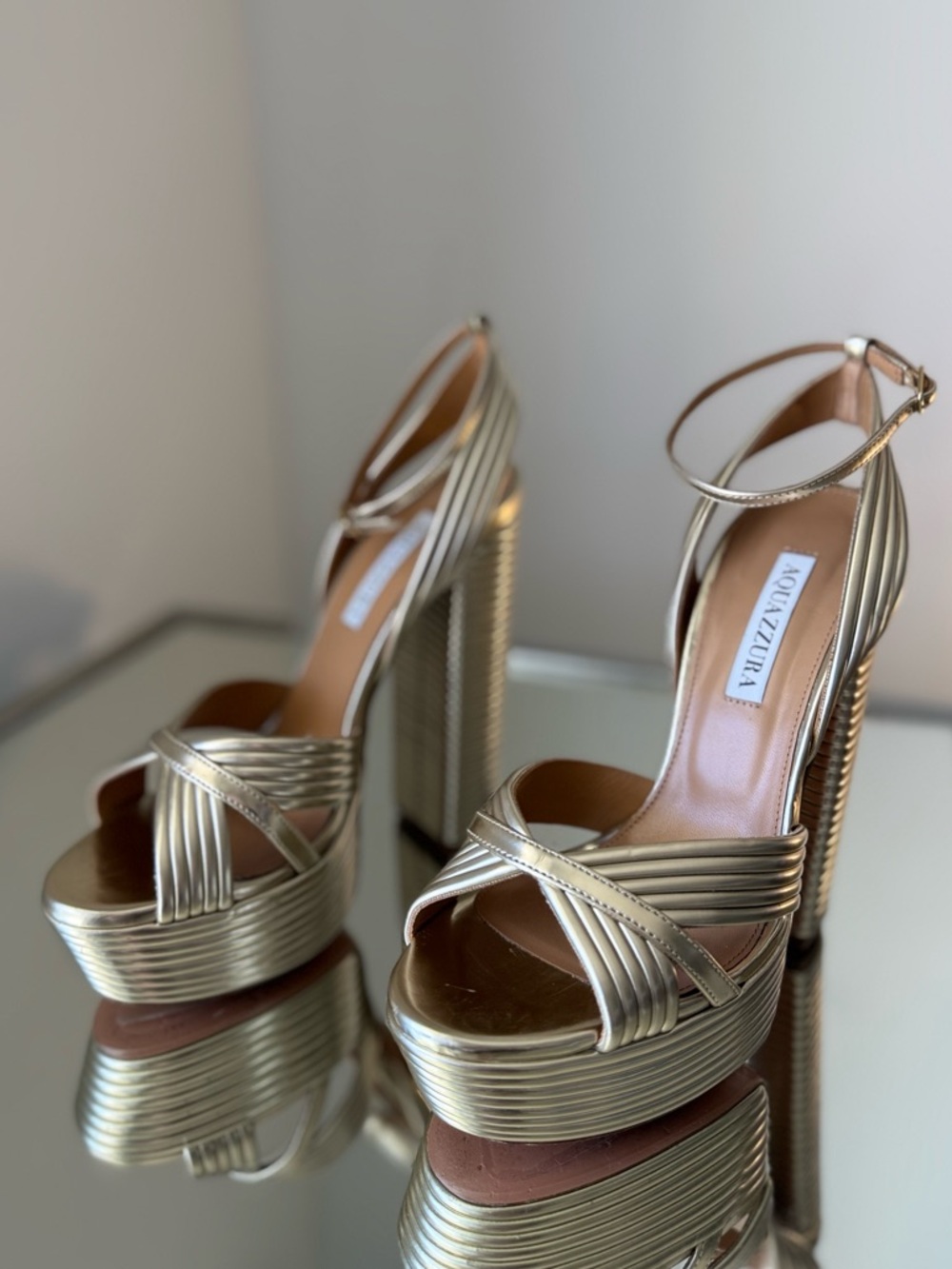 AQUAZZURA Sundance 140 metallic leather platform sandals
$1,085 38.5 - Picture 6 of 16